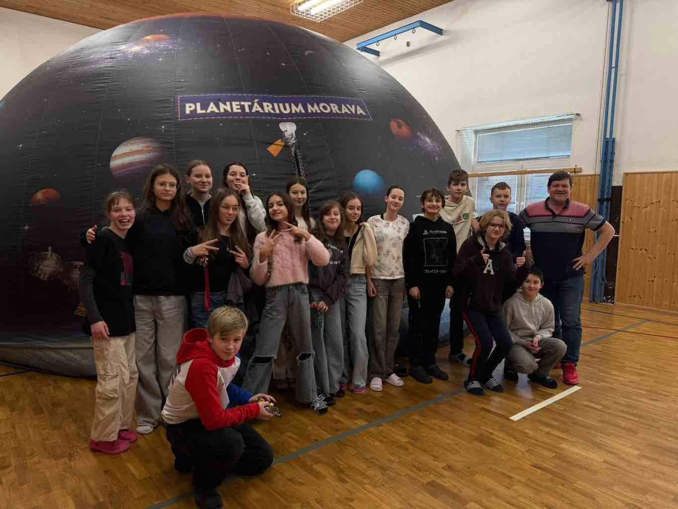 Fyzika plná galaxií a hvězd