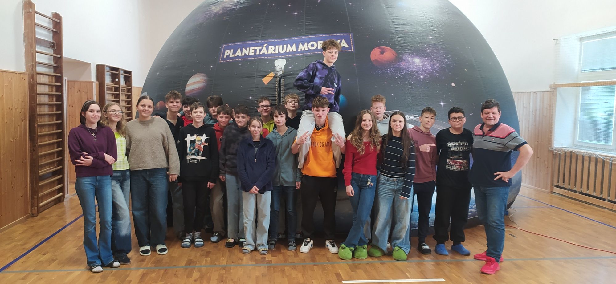 Fyzika plná galaxií a hvězd